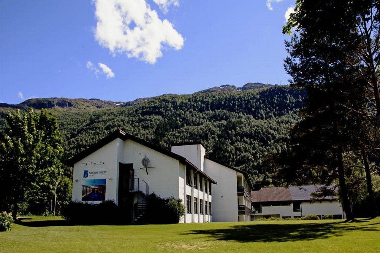 Nordfjord Hotell Нурфьордэйд Экстерьер фото