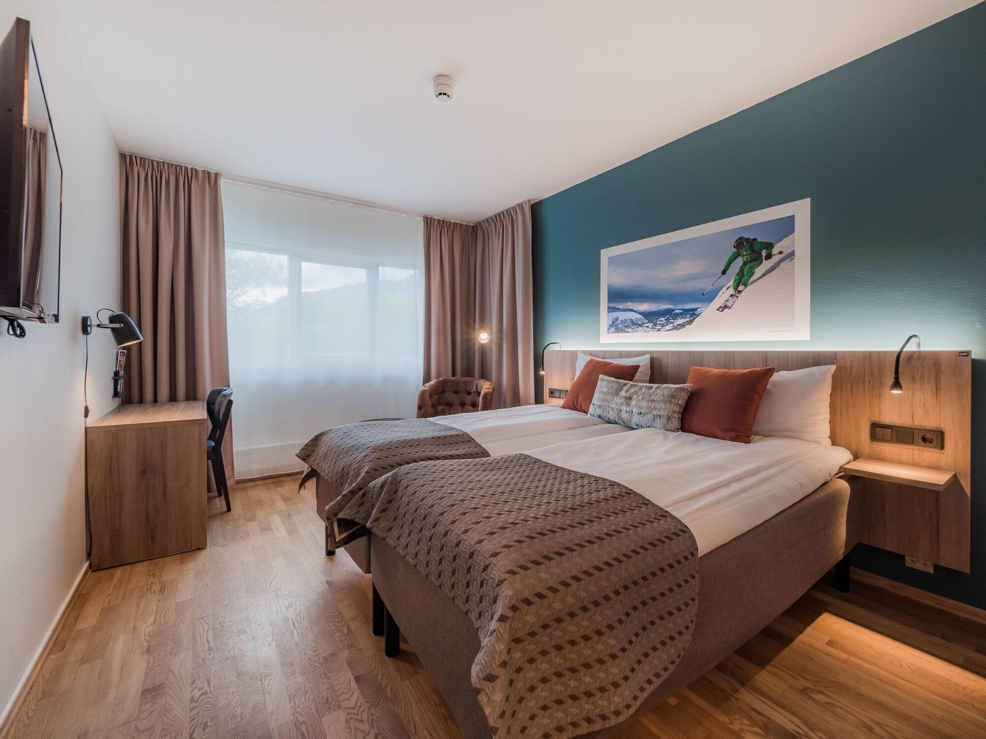 Nordfjord Hotell Нурфьордэйд Экстерьер фото