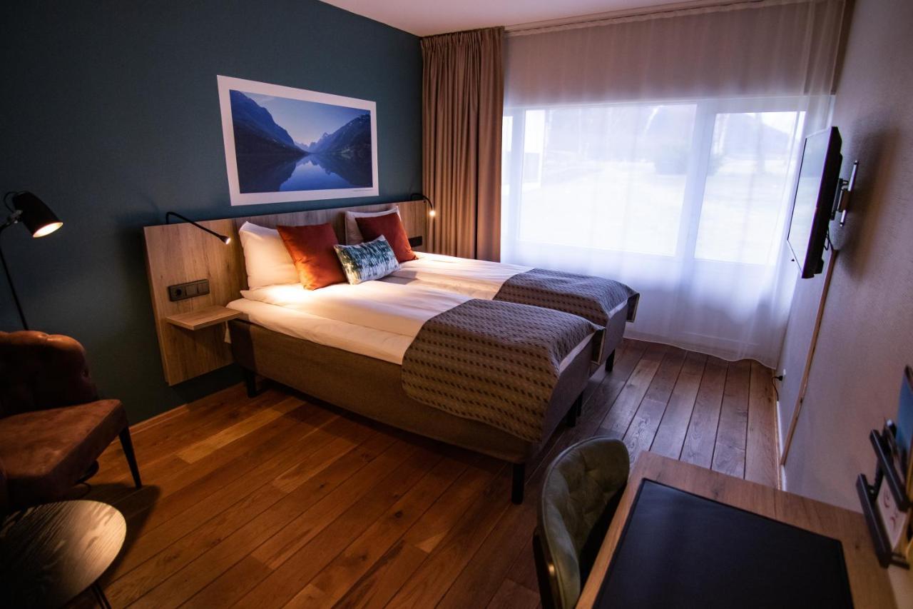 Nordfjord Hotell Нурфьордэйд Экстерьер фото