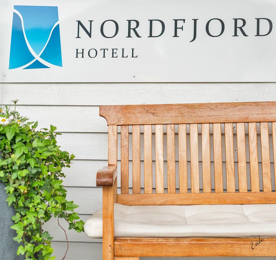 Nordfjord Hotell Нурфьордэйд Экстерьер фото