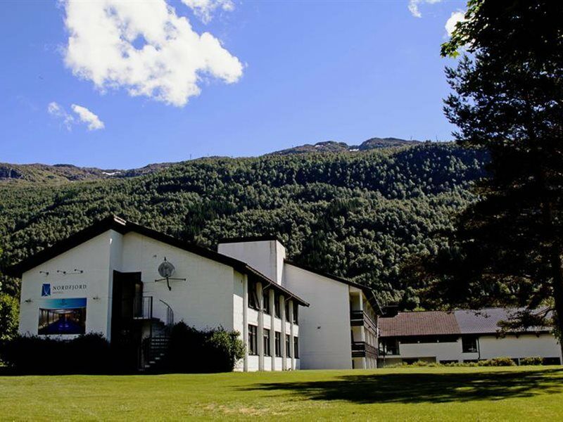 Nordfjord Hotell Нурфьордэйд Экстерьер фото